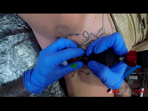 ❤️ Extremamente tatuada, a brasa Sully Savage fez uma tatuagem no seu clítoris ️❌ Porno porno em nós pt.credit-assorti.ru